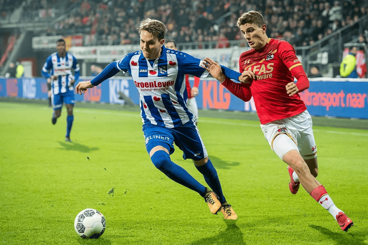 转折点！上海久事战术微调，荷甲赛后攻防权衡，态度坚定，控场能力受关注的简单介绍-爱游戏