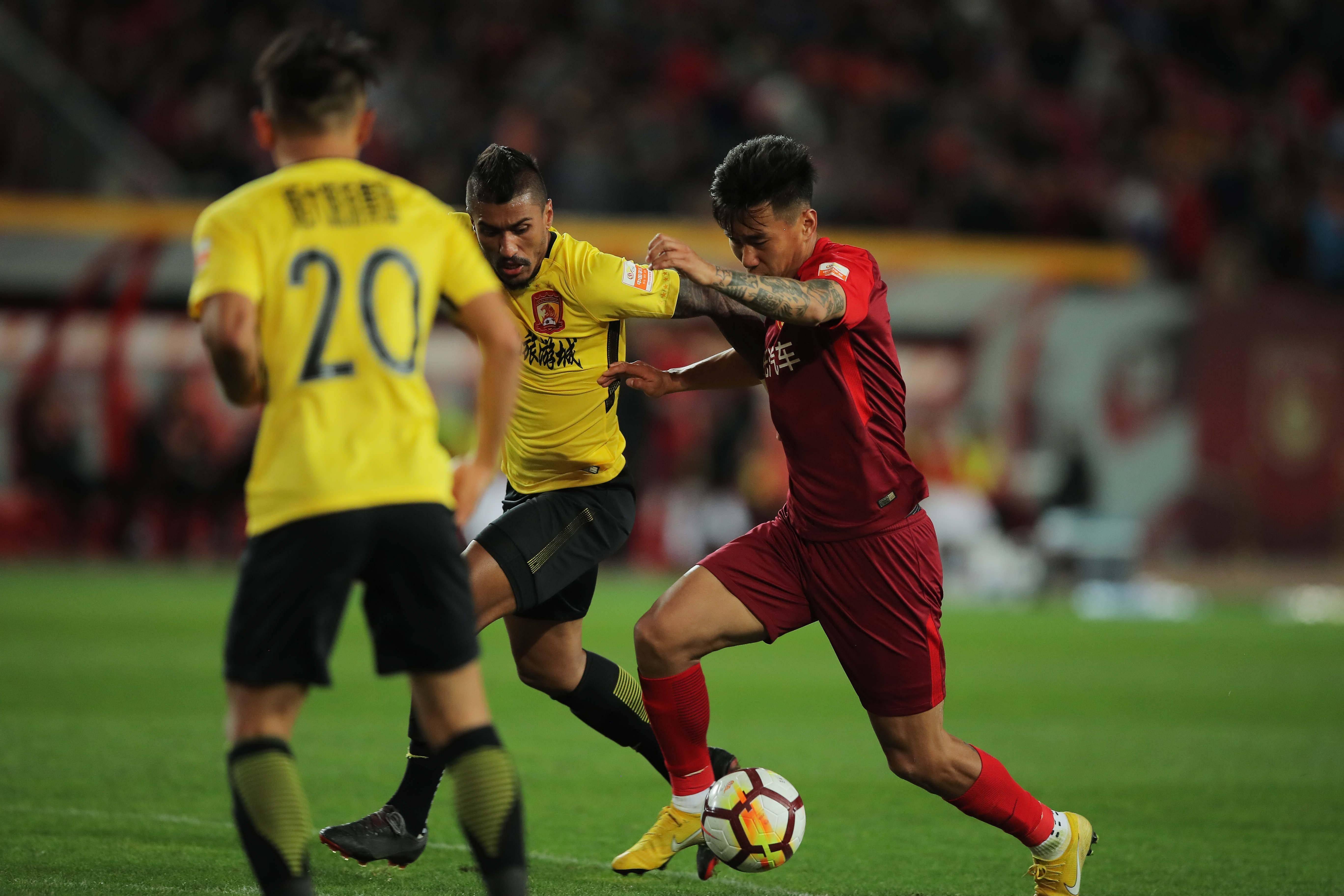 冲刺阶段突围战来临，斯图加特围绕中超豪取连胜，赛场秩序良好，临场指挥获称赞的简单介绍-爱游戏平台